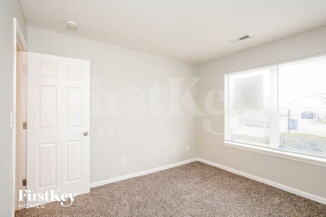 Building Photo - 15572 Dry Creek Rd