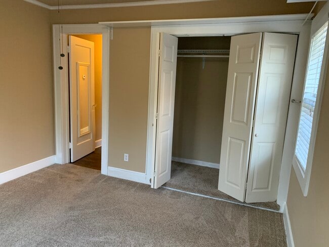 Large bedrooms - 3425 NW 21st St