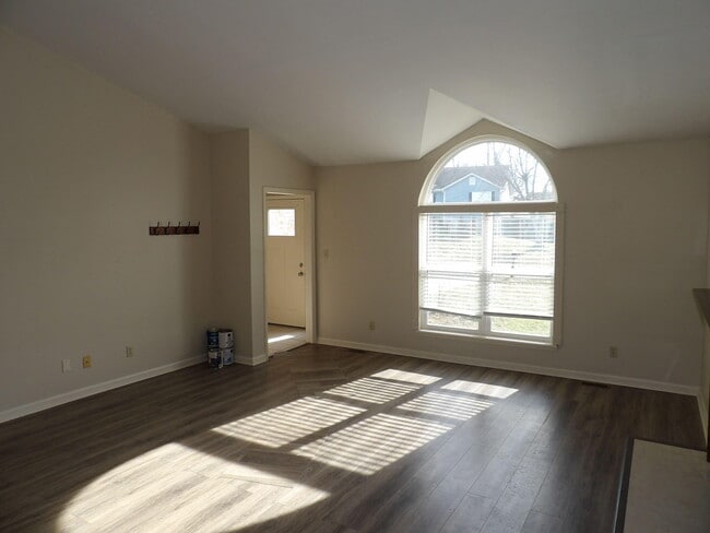 Building Photo - 107 Shannon Ln