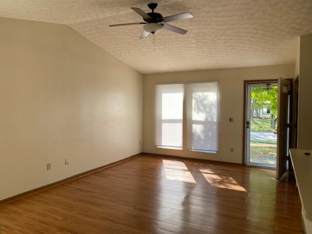 Building Photo - 3580 Frenchpark Dr