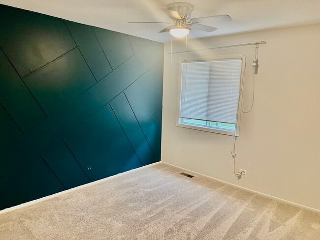Building Photo - 214 Autumn Ln