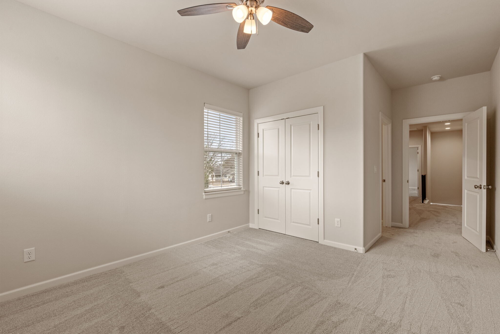 Building Photo - 319 W Commercial St