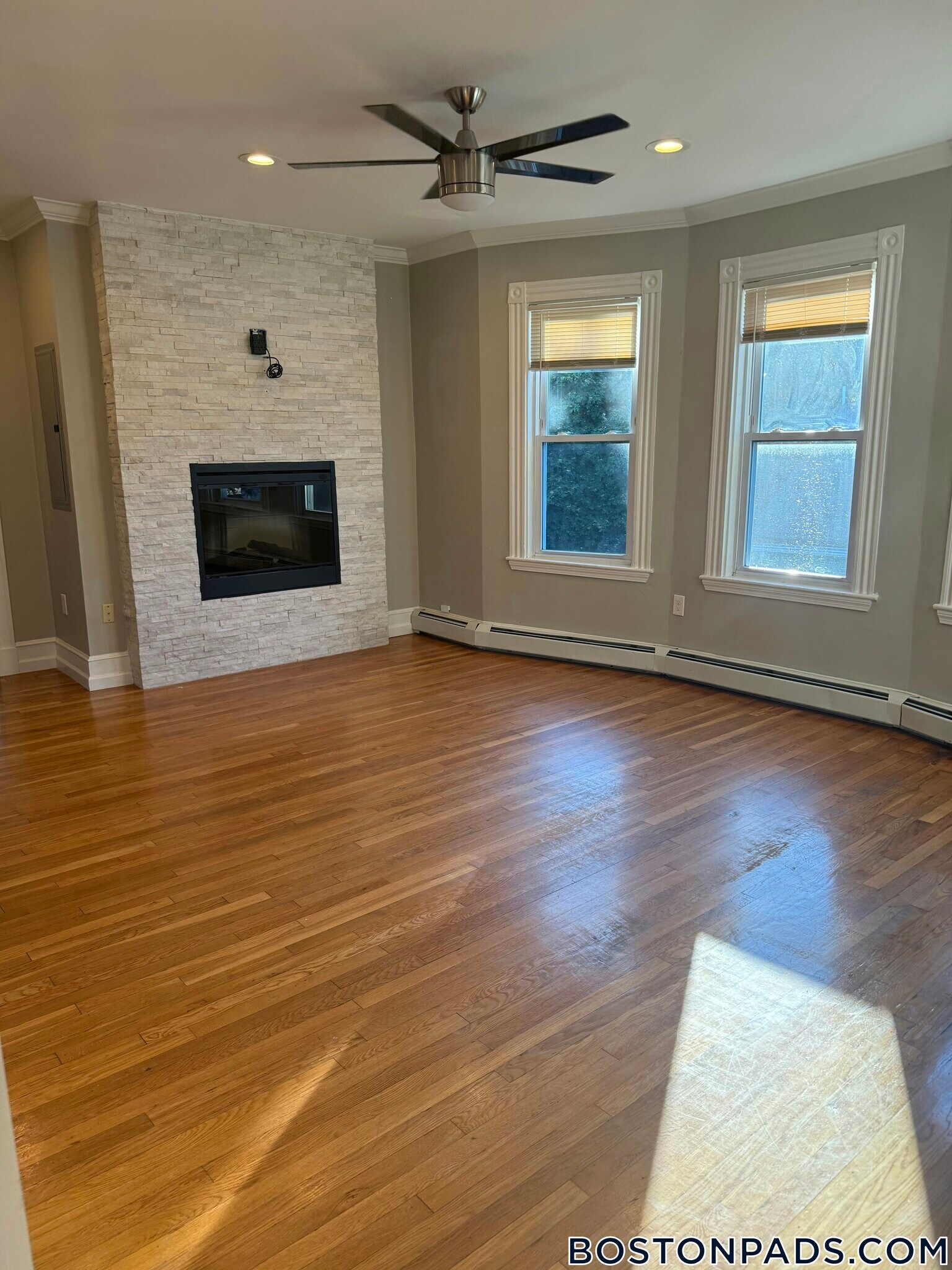 Building Photo - 12 Dorset St