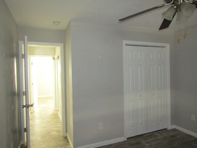Building Photo - 151 Heath Dr