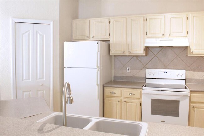 Building Photo - 8925 Legacy Ct