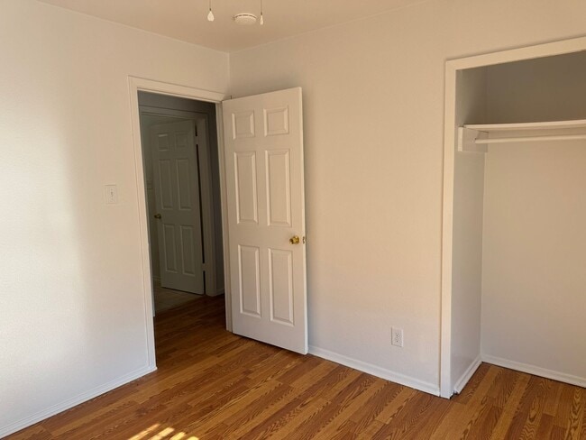 Building Photo - 1029 Vly Frg Dr