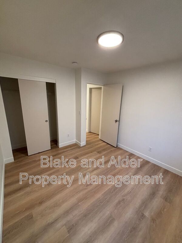 Building Photo - 3607 NE 158th Ave