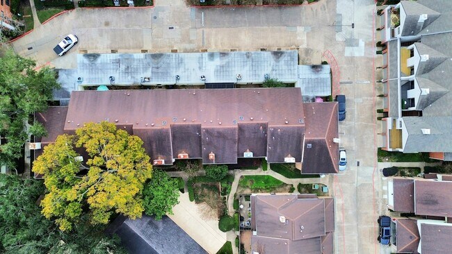 Building Photo - 2588 Bering Dr
