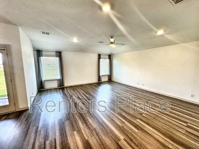 Building Photo - 7208 E 154th Pl S