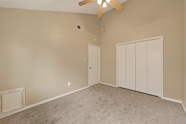 Building Photo - 11923 Briar Forest Dr