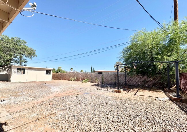 Building Photo - 4BR/2BA/2CP, 1698 sq.ft. rental in Sierra Vista, AZ