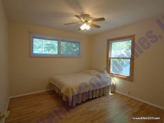 Building Photo - Available June 1st 2026!