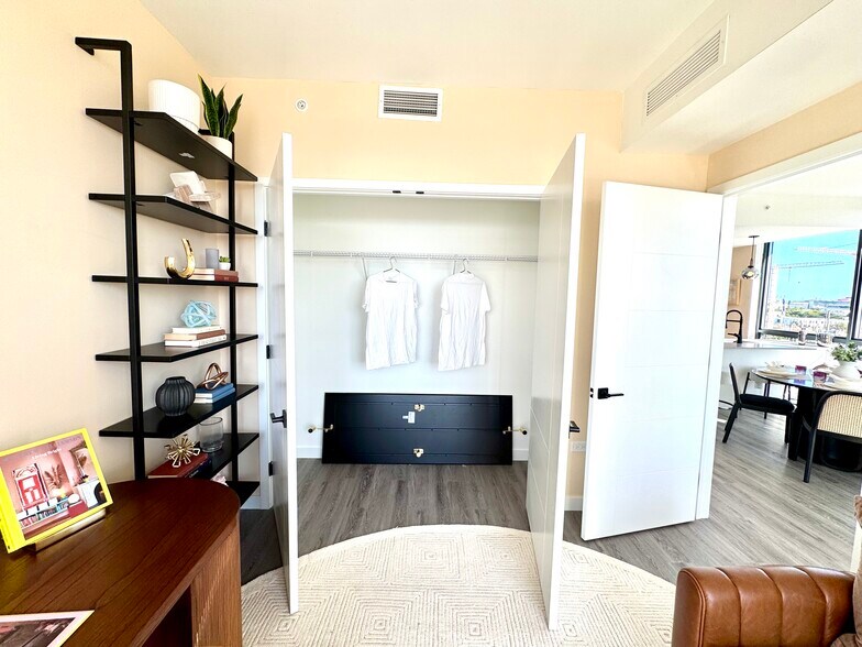 Building Photo - 1940 NW 2nd Ct