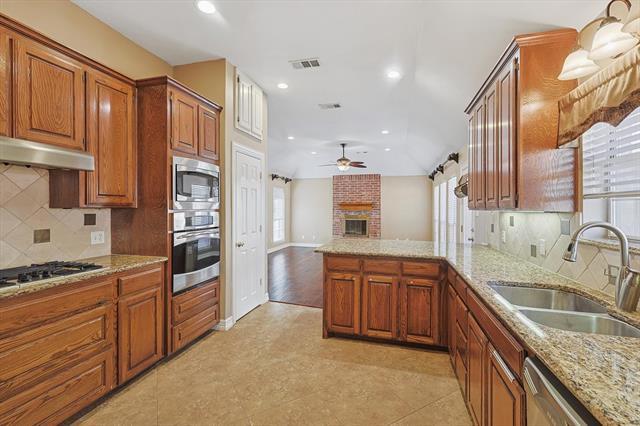 Building Photo - 7009 Oak Hills Ct