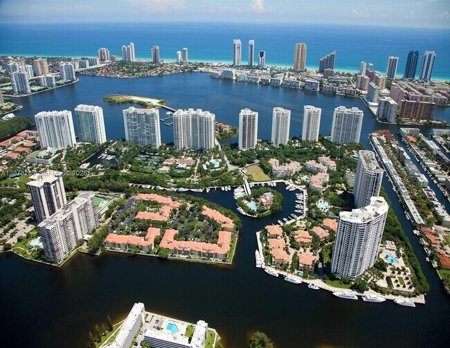 Building Photo - 1000 W Island Blvd