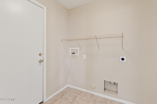 Building Photo - 15410 N 169th Ln