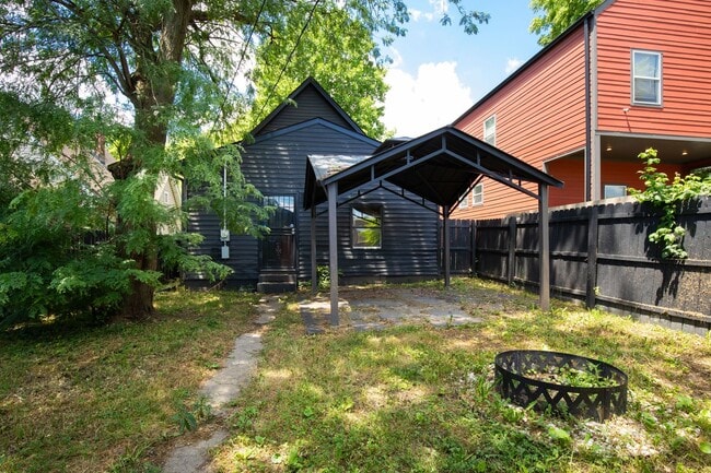 Building Photo - 1209 S Randolph St