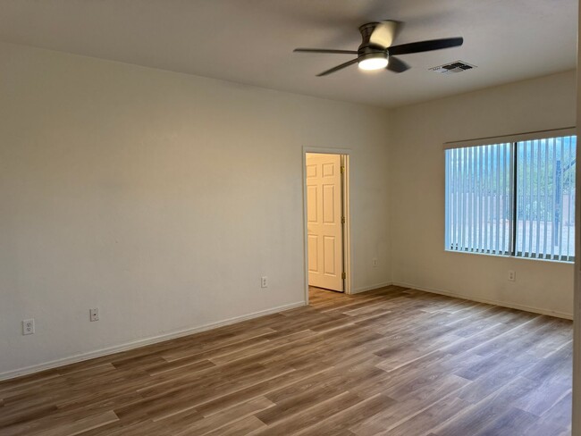 Building Photo - Nice SouthWest Tucson 3Bdm 2Ba, Close Casi...