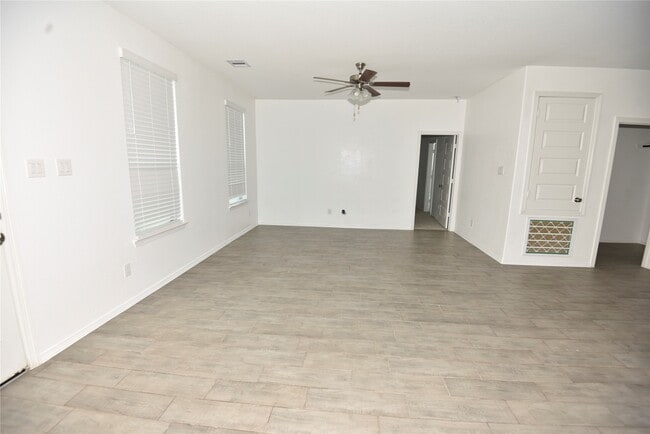 Building Photo - 23006 Forebear Dr