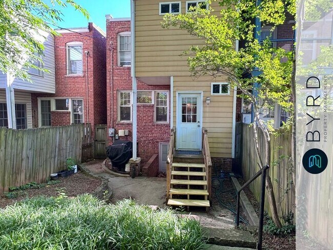 Building Photo - 3427 Ellwood Ave