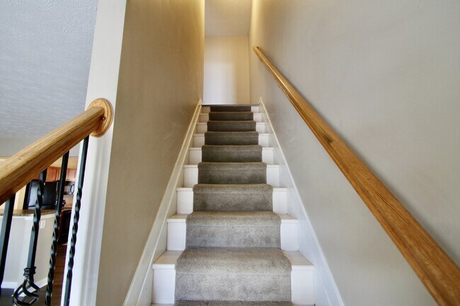 Building Photo - 1272 Frost Pl