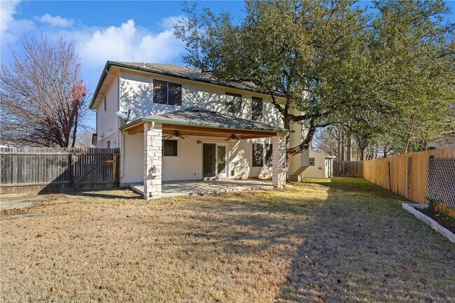 Building Photo - 102 Presidio Dr