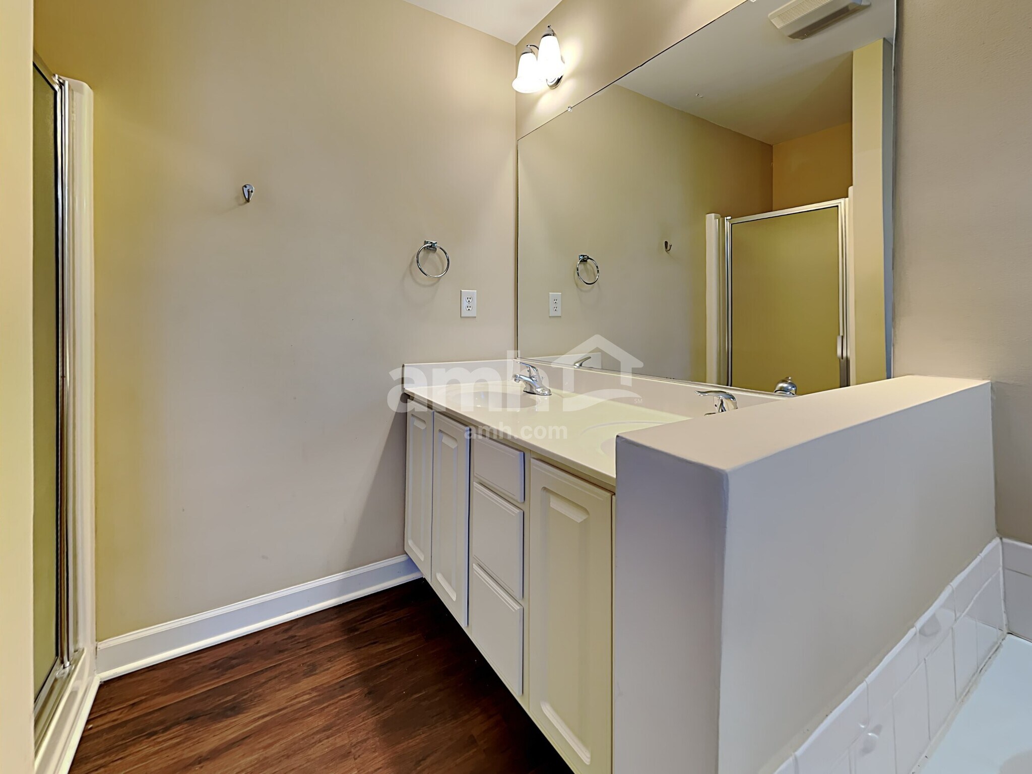 Building Photo - 817 Winterside Ln