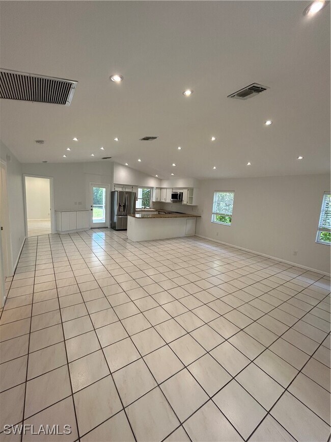 Building Photo - 772 100th Ave N