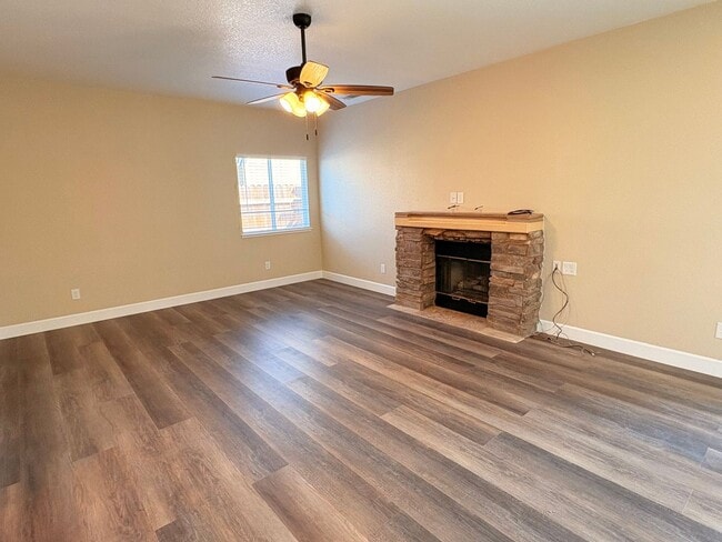 Building Photo - Stunning 4 bedroom house in Livingston