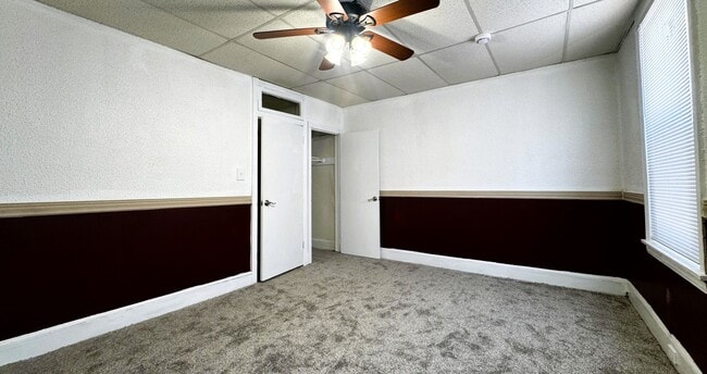 Building Photo - 3Bedroom 1Bathroom home in Bridesburg Avai...