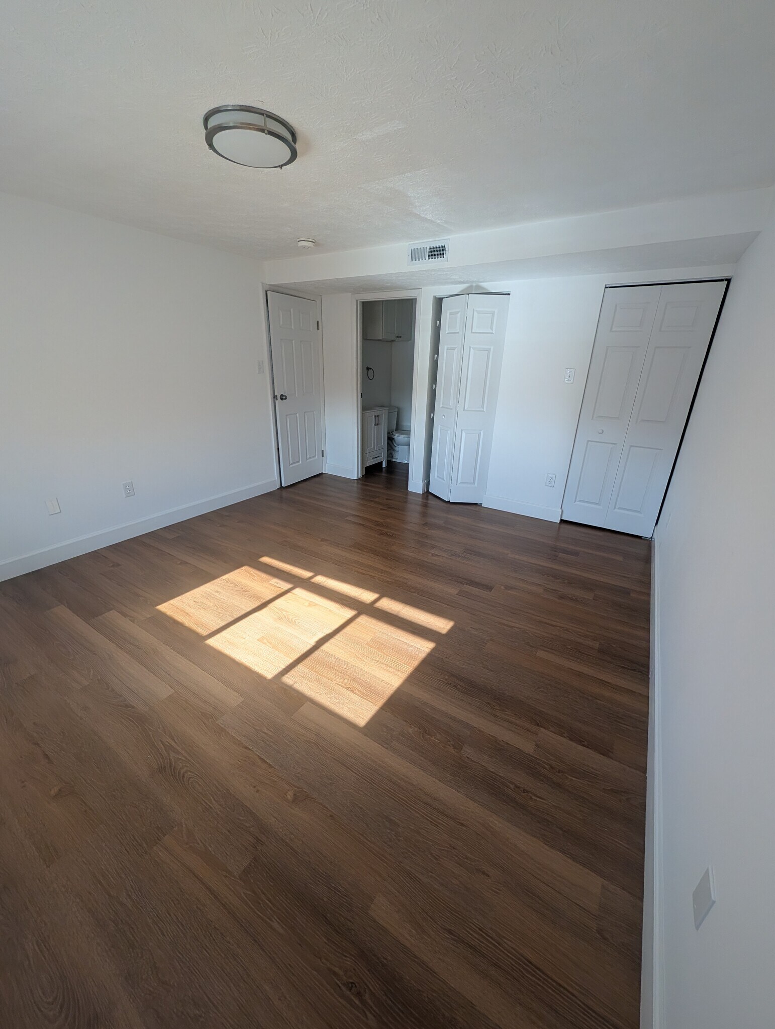 Master Bedroom - 19609 Gunners Branch Rd