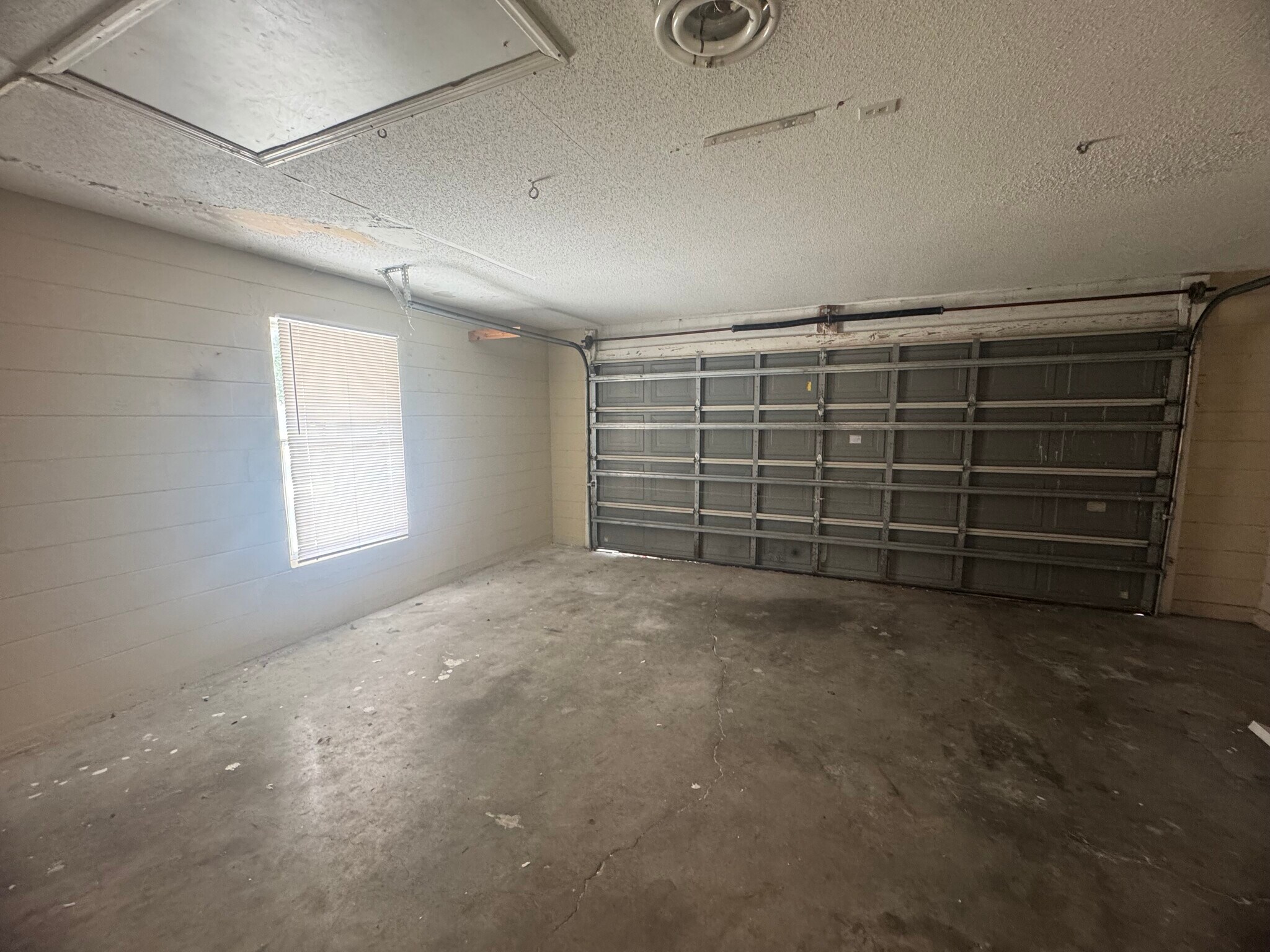 Building Photo - 2161 Jessa Dr