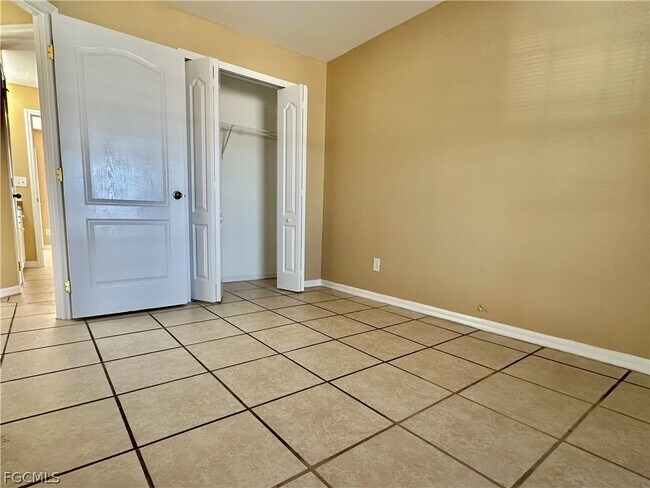 Building Photo - 2015 Xelda Ave N