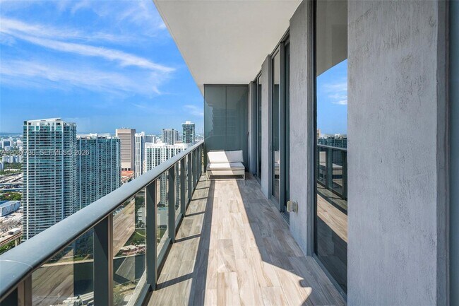 Building Photo - 801 S Miami Ave
