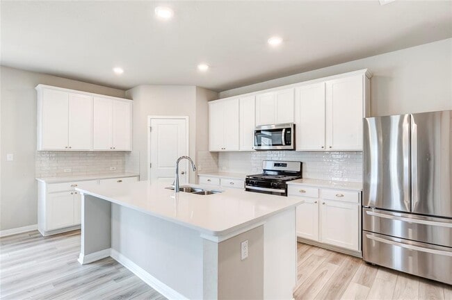 Building Photo - 218 Glass Mountains Wy