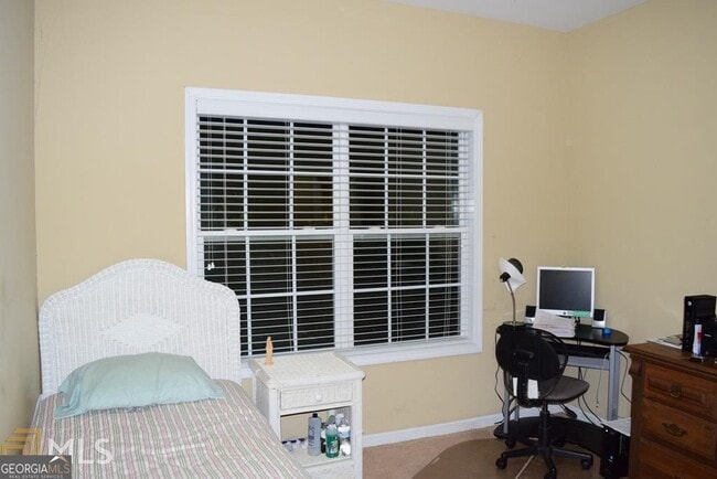 Building Photo - 45 Greenview Dr