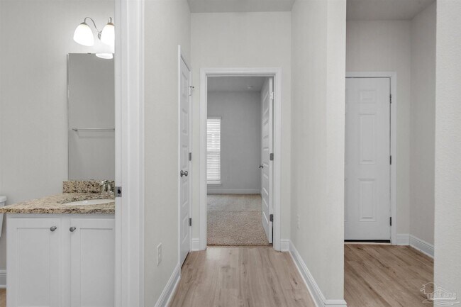 Building Photo - 7814 Burnside Lp