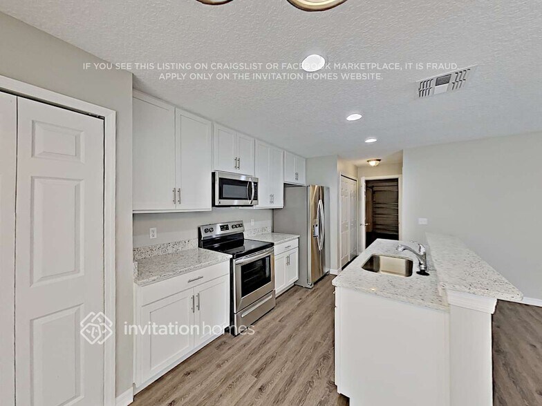 Building Photo - 15256 Black Lion Way