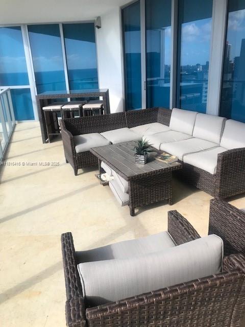 Building Photo - 3101 S Ocean Dr