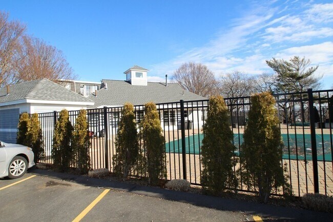Building Photo - 145 Essex Ave