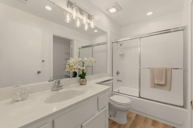 Building Photo - 3401 La Terrace Cir