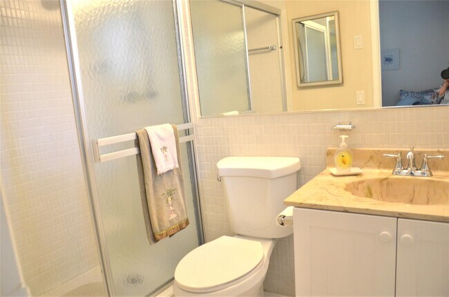 Building Photo - 255 S Cypress Rd