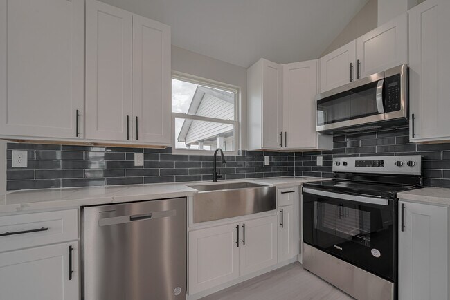 Building Photo - 837 22nd St