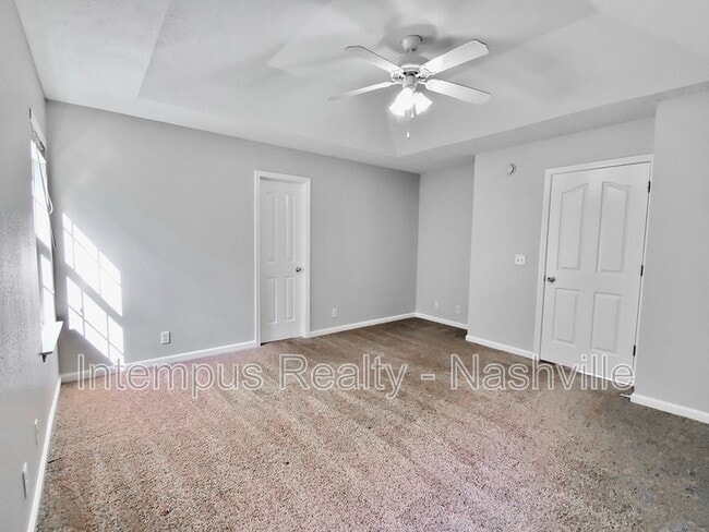 Building Photo - 325 Shoshone Pl