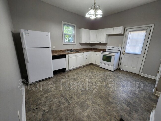 Building Photo - 1201 S 11th St