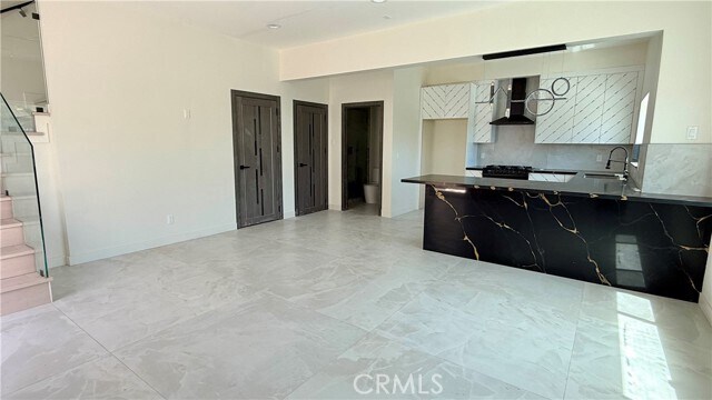 Building Photo - 16015 Acre St