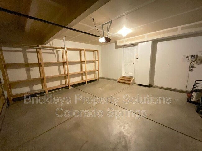 Building Photo - 7168 Prairie Wind Dr