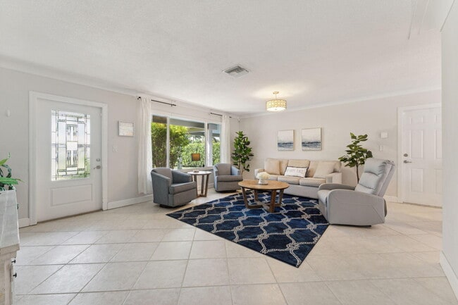 Building Photo - 2691 NE 18th St