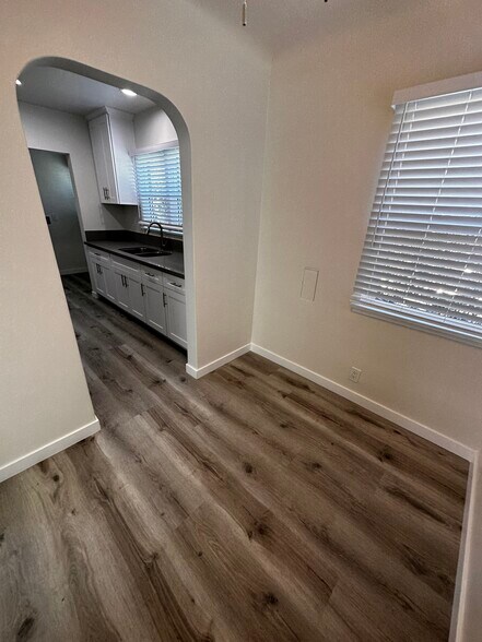 Building Photo - 655 Rose Ave
