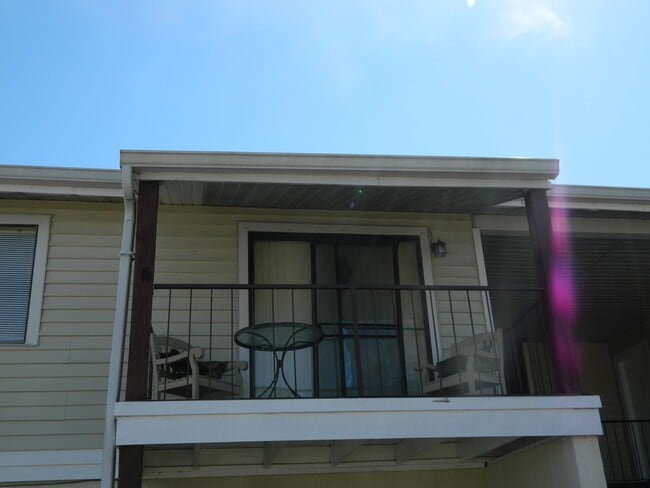 Building Photo - 1 Bed / 1 Bath Condo with Balcony – Seminole County – Water Included!